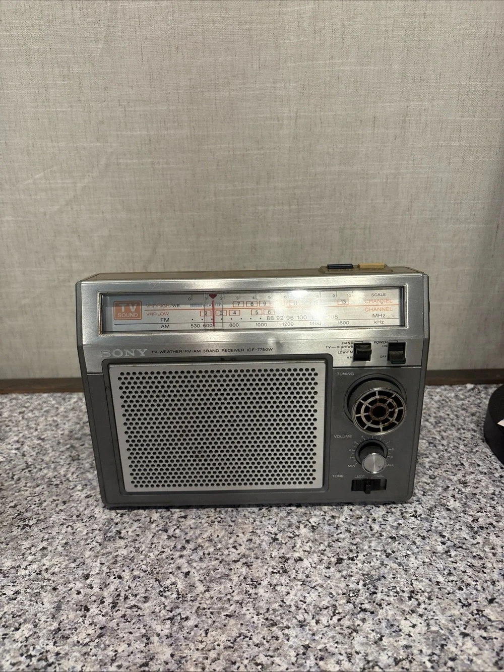 SONY TV Weather FM AM 3 Band Radio Receiver ICF-7750W AC/Battery Power - Vintage